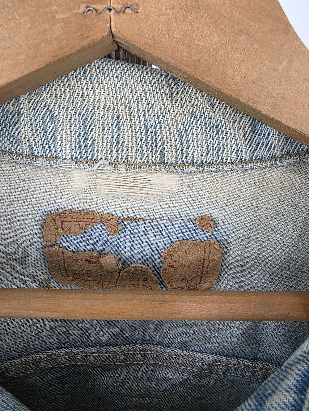 Levi's Vintage 80's Blue Denim Type III Trucker Distressed Jacket Size 42